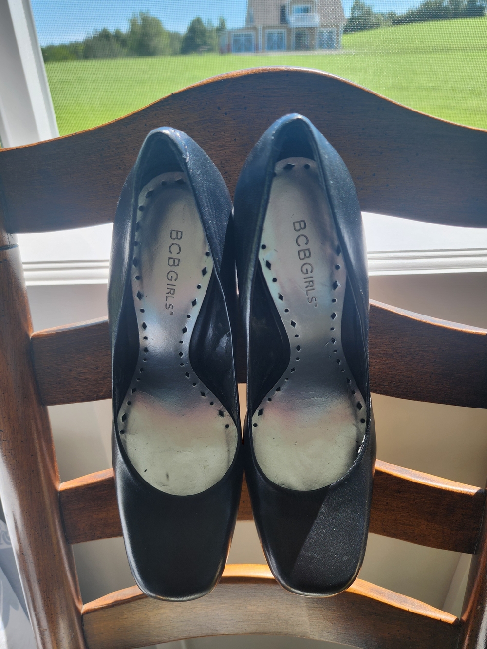 BCBGirls Black Square-Toe 4" Leather Pumps Sz 8